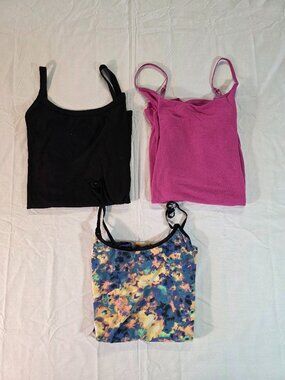 Lot Of 3 Sleeveless Women’s Size Large Tank Tops Various Brands Pink Black Blue